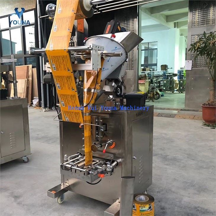automatic chilli powder packing machine (4)